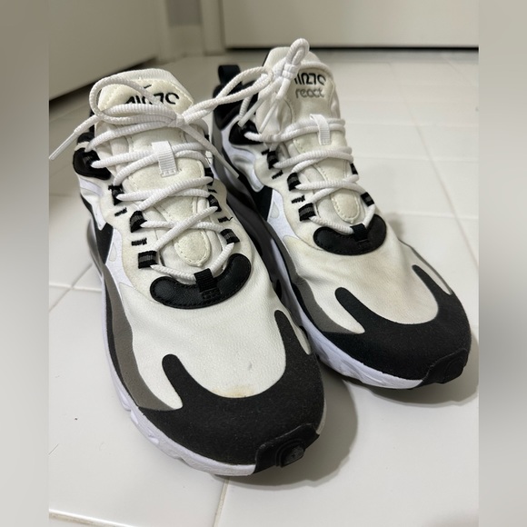 Nike men’s sneakers - Picture 1 of 4